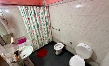VENTA CASA 4 AMBIENTES MORENO
