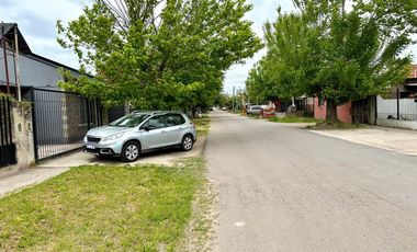 VENTA CASA 4 AMBIENTES MORENO