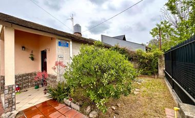 VENTA CASA 4 AMBIENTES MORENO