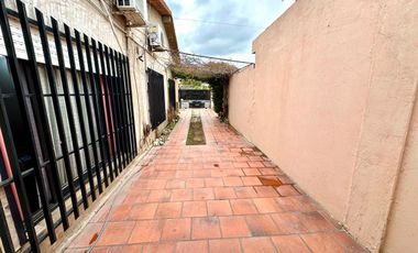 VENTA CASA 4 AMBIENTES MORENO