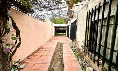 VENTA CASA 4 AMBIENTES MORENO