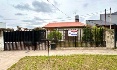 VENTA CASA 4 AMBIENTES MORENO