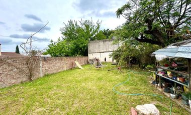 VENTA CASA 4 AMBIENTES MORENO