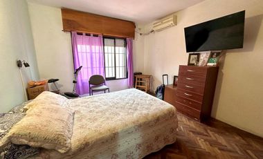 VENTA CASA 4 AMBIENTES MORENO
