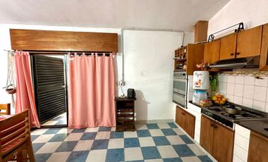 VENTA CASA 4 AMBIENTES MORENO