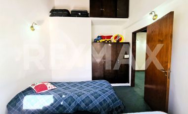 VENTA Casa 4 dorm - B Centro Oeste - Larrea 600