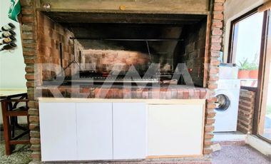 VENTA Casa 4 dorm - B Centro Oeste - Larrea 600