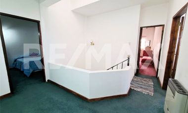 VENTA Casa 4 dorm - B Centro Oeste - Larrea 600