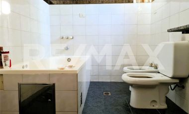 VENTA Casa 4 dorm - B Centro Oeste - Larrea 600