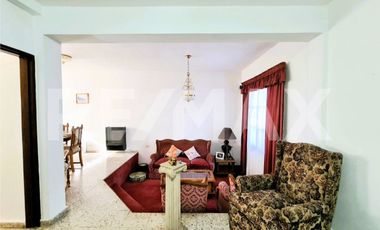VENTA Casa 4 dorm - B Centro Oeste - Larrea 600