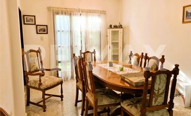 VENTA Casa 4 dorm - B Centro Oeste - Larrea 600