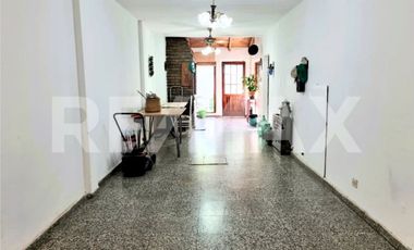 VENTA Casa 4 dorm - B Centro Oeste - Larrea 600