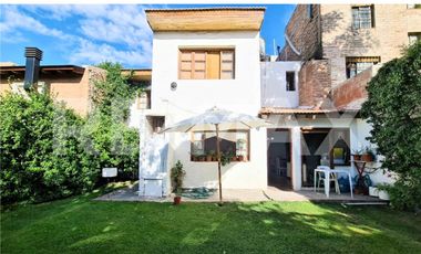 VENTA Casa 4 dorm - B Centro Oeste - Larrea 600