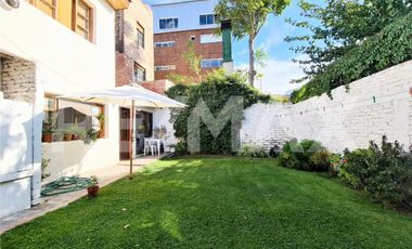 VENTA Casa 4 dorm - B Centro Oeste - Larrea 600