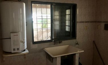 REMAX VENDE CASA 3 DORMITORIOS Y PATIO EN RECREO