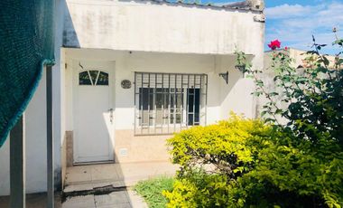 REMAX VENDE CASA 3 DORMITORIOS Y PATIO EN RECREO