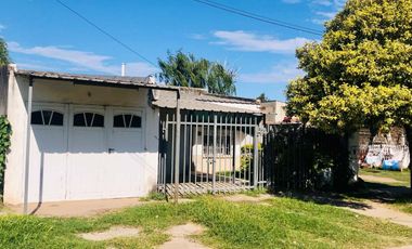 REMAX VENDE CASA 3 DORMITORIOS Y PATIO EN RECREO