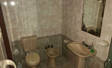 REMAX VENDE CASA 3 DORMITORIOS Y PATIO EN RECREO