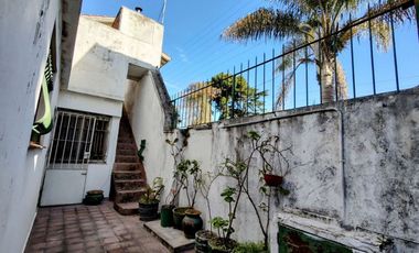 VENTA CASA 3 AMB. BERNAL -PATIO- GARAGE- TERRAZA