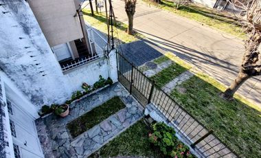 VENTA CASA 3 AMB. BERNAL -PATIO- GARAGE- TERRAZA