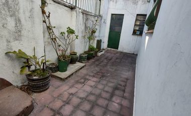 VENTA CASA 3 AMB. BERNAL -PATIO- GARAGE- TERRAZA