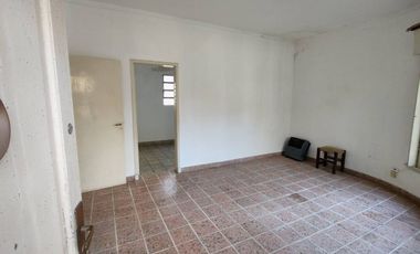 VENTA CASA 3 AMB. BERNAL -PATIO- GARAGE- TERRAZA