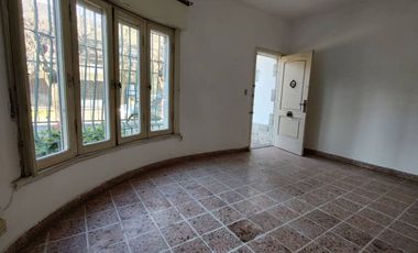 VENTA CASA 3 AMB. BERNAL -PATIO- GARAGE- TERRAZA