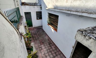 VENTA CASA 3 AMB. BERNAL -PATIO- GARAGE- TERRAZA