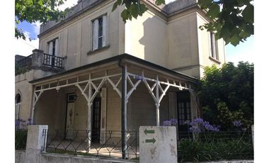 VENTA CASA  5 AMB. PILETA BERNAL