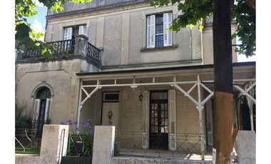 VENTA CASA  5 AMB. PILETA BERNAL