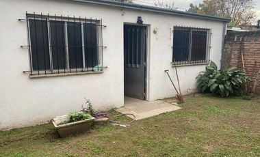 Casa 2 dormitorios patio cochera quincho en Recreo
