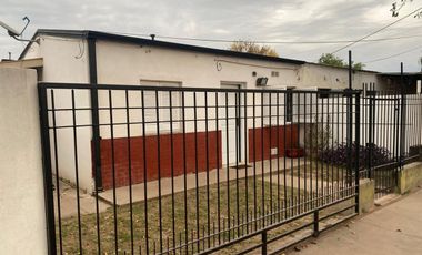 Casa 2 dormitorios patio cochera quincho en Recreo