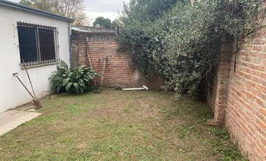 Casa 2 dormitorios patio cochera quincho en Recreo