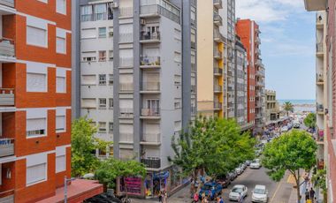 DEPARTAMENTO 3AMBIENTES DEPENDENCIA COCHERA CENTRO