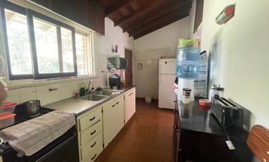 Venta casa 5 ambientes Miramar con jardin