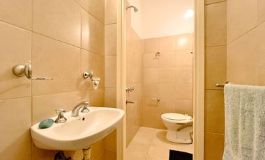 VENTA CASA 4 AMBIENTES MECHONGUE CON JARDIN