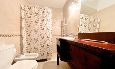 VENTA CASA 4 AMBIENTES MECHONGUE CON JARDIN