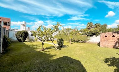 VENTA CASA 4 AMBIENTES MECHONGUE CON JARDIN