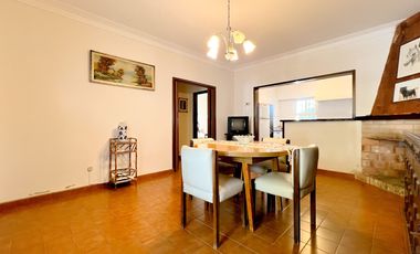 VENTA CASA 4 AMBIENTES MECHONGUE CON JARDIN