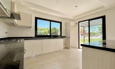 Venta casa 4 ambientes con pileta a estrenar