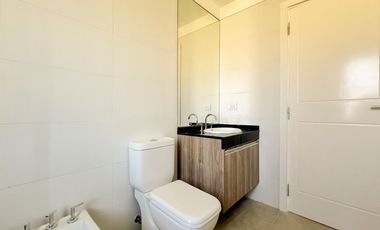 Venta casa 4 ambientes con pileta a estrenar