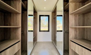 Venta casa 4 ambientes con pileta a estrenar