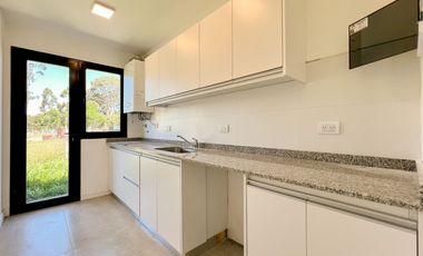 Venta casa 4 ambientes con pileta a estrenar