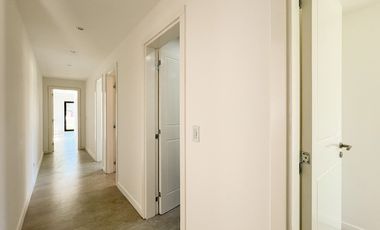 Venta casa 4 ambientes con pileta a estrenar