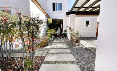 Casa en Arriendo en AV. PADRE SERGIO CORREA