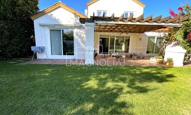 Casa en Arriendo en AV. PADRE SERGIO CORREA