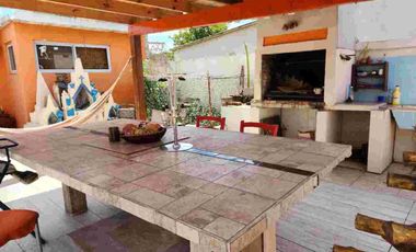 Casa con pileta 4 dormitorios La Plata