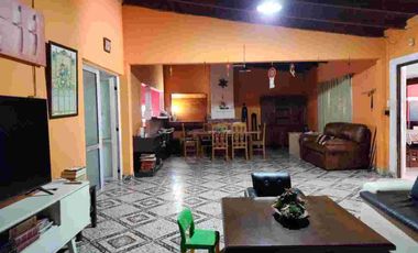 Casa con pileta 4 dormitorios La Plata