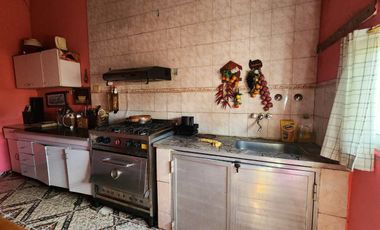 Casa con pileta 4 dormitorios La Plata