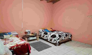 Casa con pileta 4 dormitorios La Plata